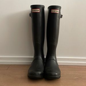 HUNTER RAIN BOOTS SZ8